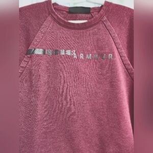 Like new Under Armour Sweat top. Xs
